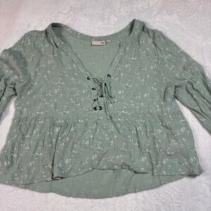 SO Sage Green Floral Vneck Flowy Blouse size medium 100% Rayon